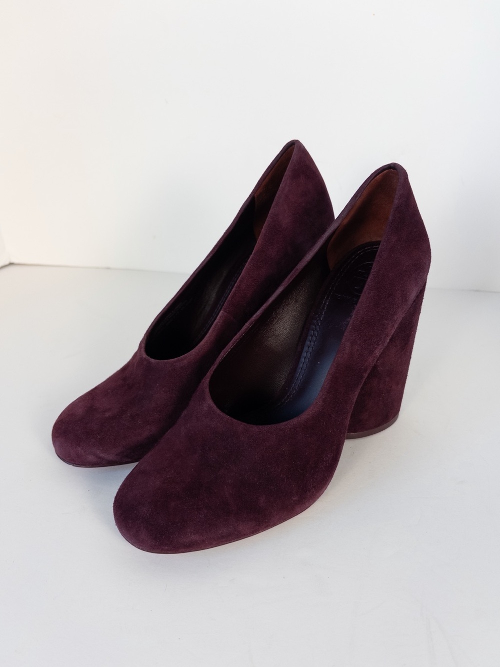 Tory Burch Lucia Suede Pumps in Burgundy Fig - Picture 2 of 14